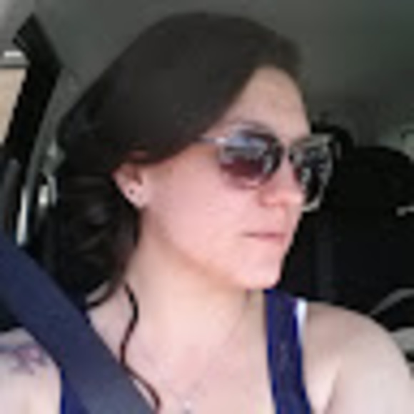Meet your Posher, Lisa - Picture 1 of 1
